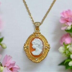 Vintage Cameo Necklace Elegant Gold Chain Delicate Ivory Cream Cameo Pendant